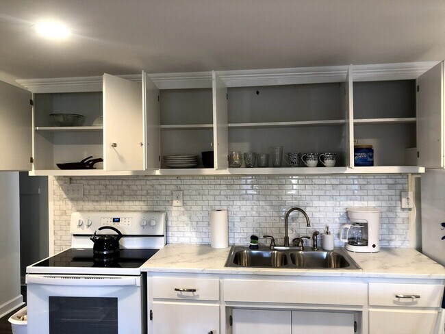 Foto del edificio - 329 16th Ave NW