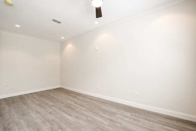 Foto del edificio - 109 S Boyd St