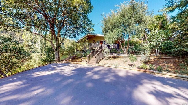 Building Photo - 4 Bedroom 3 Bathroom Single Family Bennett...