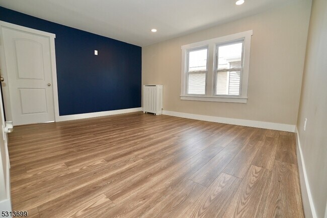 Foto del edificio - 26 Tappan Ave