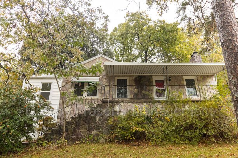 Primary Photo - 1123 John Ross Rd