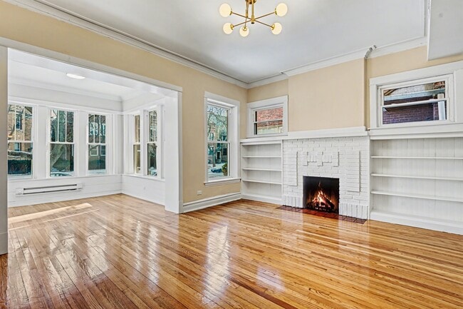 Living Room - 6444 N Magnolia Ave