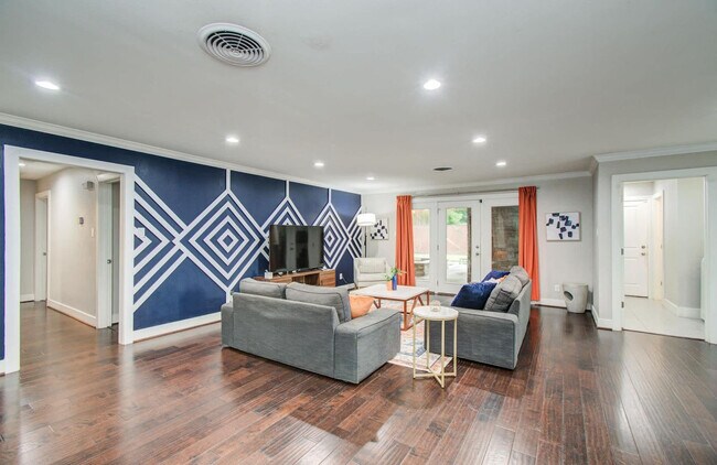 Foto del edificio - 4749 Benning Dr