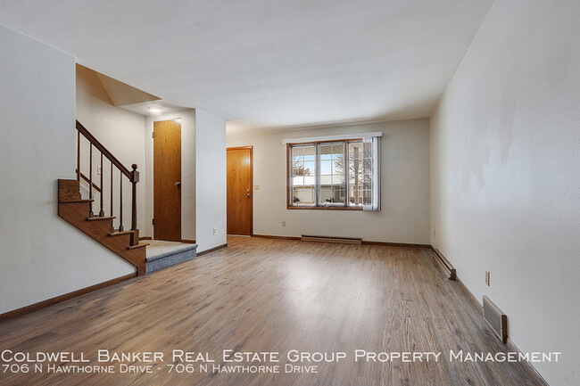 Building Photo - 706 N Hawthorne Dr