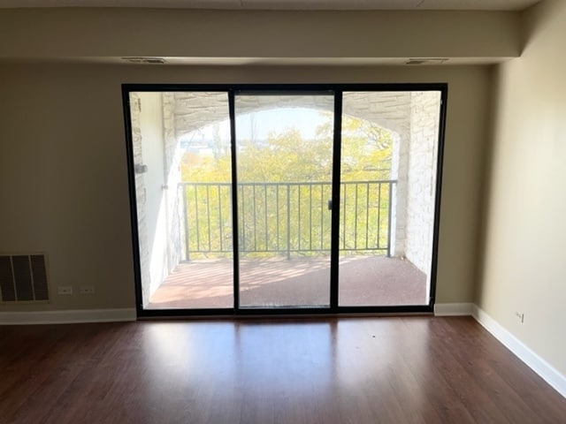 Building Photo - 350 Plum Creek Dr