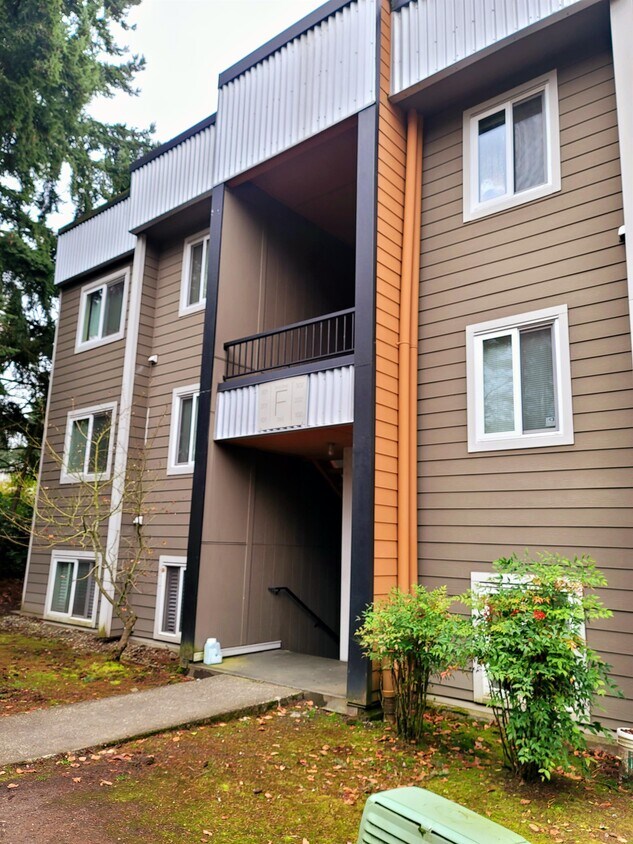 714 Kirkland Cir, Kirkland, WA 98033 Townhome Rentals in Kirkland WA