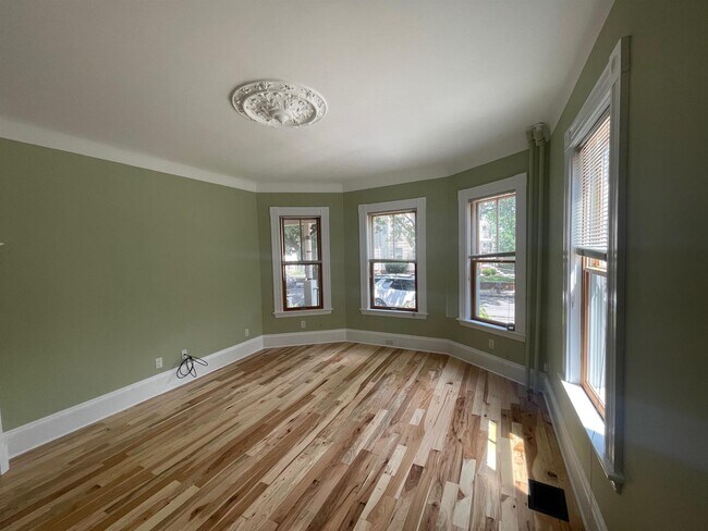 Building Photo - 40 Foskett St