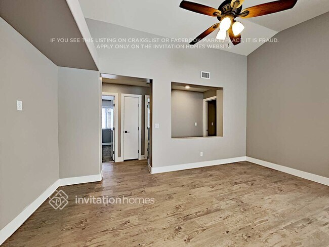 Foto del edificio - 9600 Sky Hollow Dr