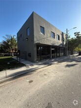 Building Photo - 214 NW 11th St
