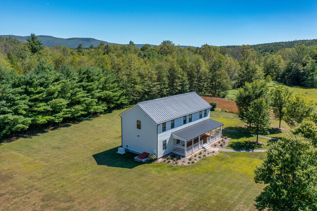 Building Photo - 3 White Birch Rd