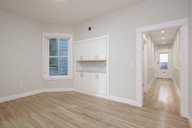 Building Photo - 1690 Grove St