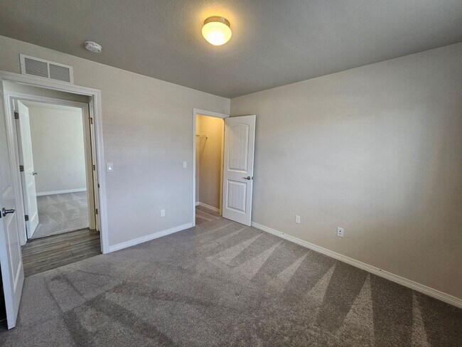 Building Photo - 13256 Park Meadows Dr