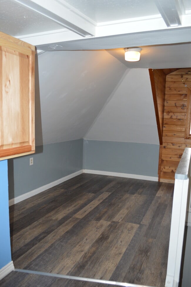 Building Photo - 430 S Holladay Dr