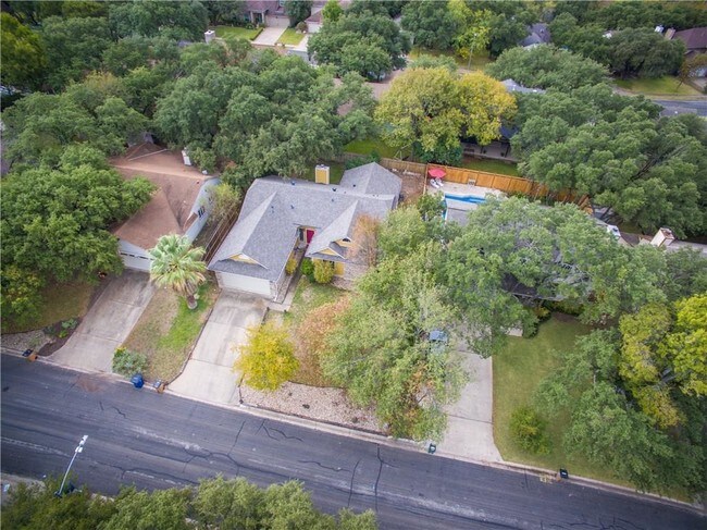 Building Photo - 1605 Garnaas Dr