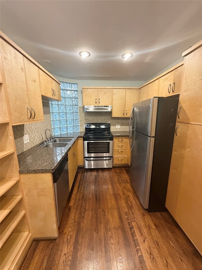 Building Photo - 1417 23rd Street Rear
