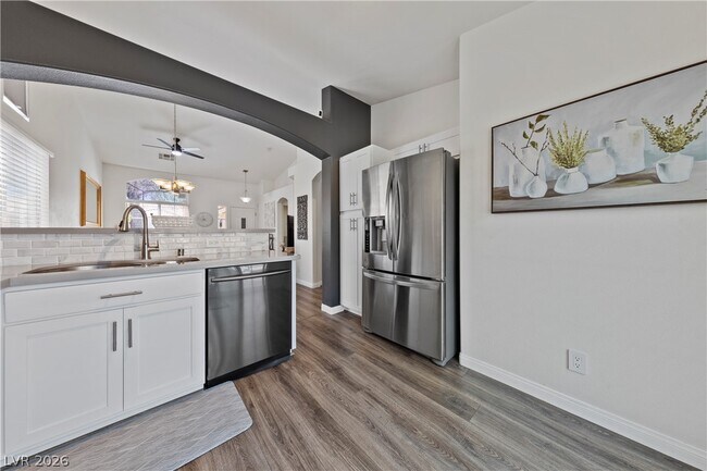 Building Photo - 9848 Lenox Crest Pl