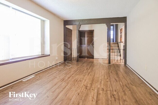 Foto del edificio - 4501 NW Amesbury Pl