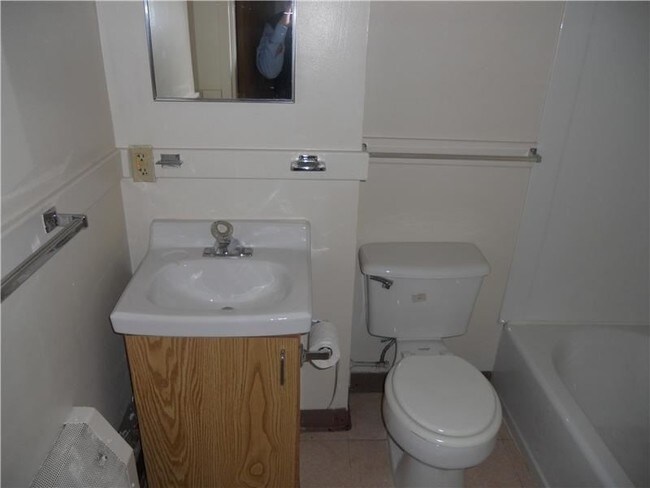 Foto del baño - Ridgemont Apartments