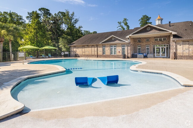 Sparkling Pool - Kilnsea Village