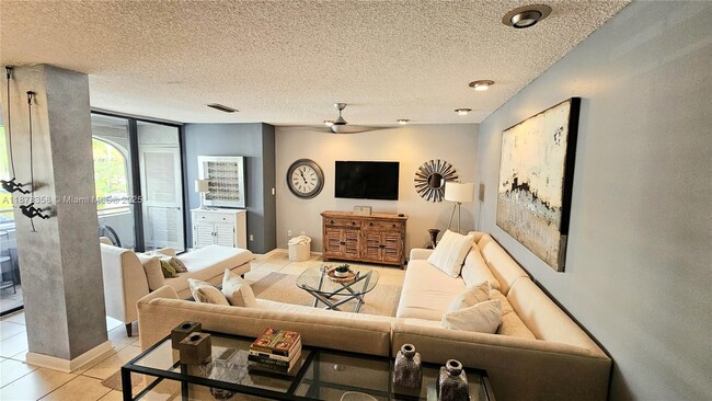 Foto del edificio - 3544 Magellan Cir