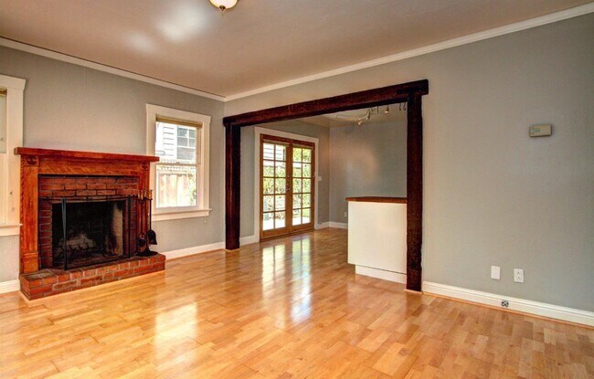 Foto del edificio - 325 Middlefield Rd