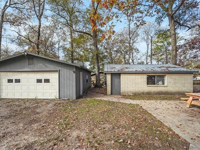 Building Photo - 3 Bedroom Single Family Home in Cleveland