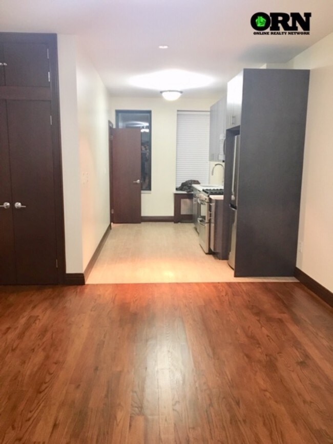 Foto del edificio - 72-14 67th St