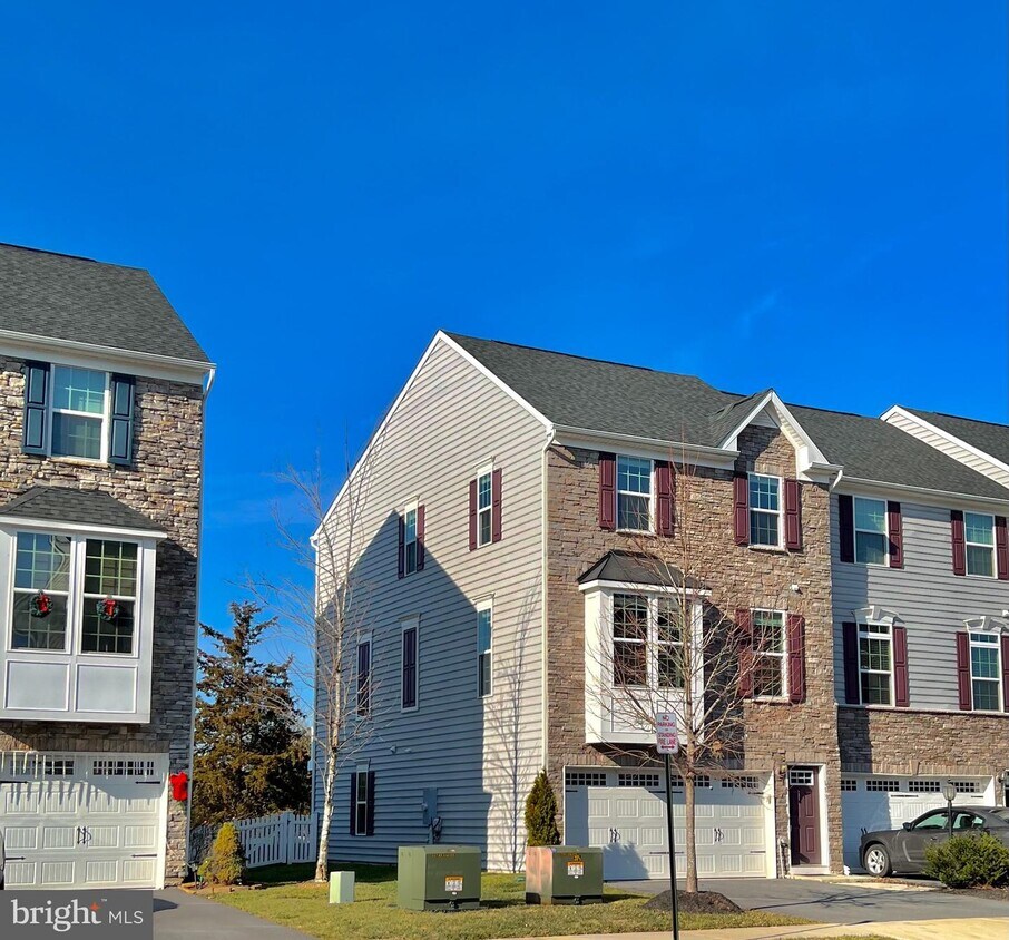 Primary Photo - 113 Fritillary Ct