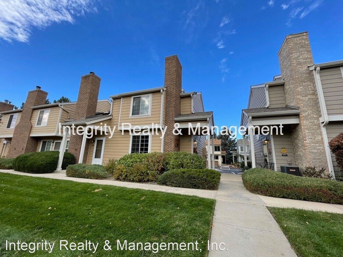 Primary Photo - 2 br, 2.5 bath House - 834 Summer Dr
