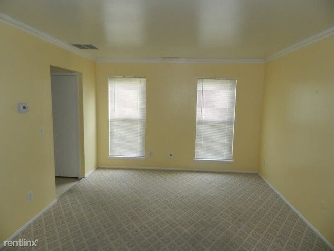 Building Photo - 1660 Orchard Dr