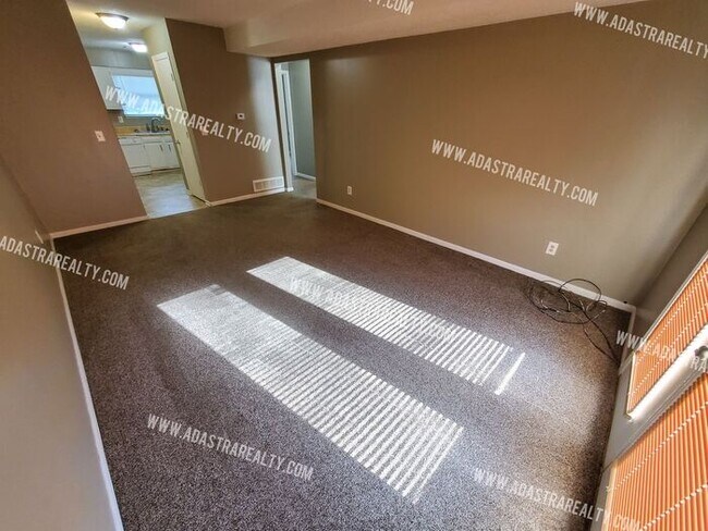 Foto del edificio - Affordable 2 bedroom apartment in Spring Hill-Available in JUNE!!