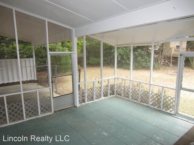 Building Photo - 3 br, 2 bath House - 9 Loganberry Circle*