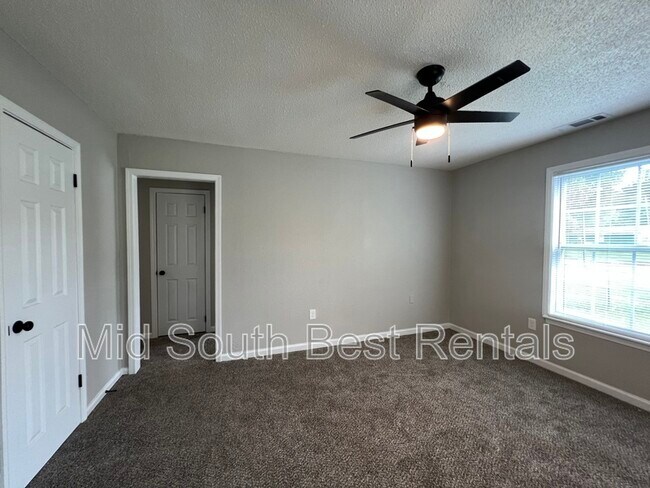 Foto del edificio - 3580 Carlock Cove