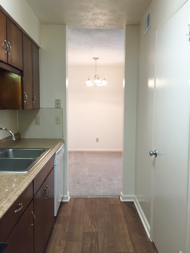 1BR/1BA The Dogwood - Pines at PeachTree