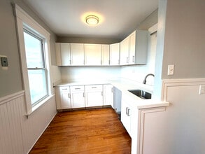 Building Photo - 5 Watson Ave