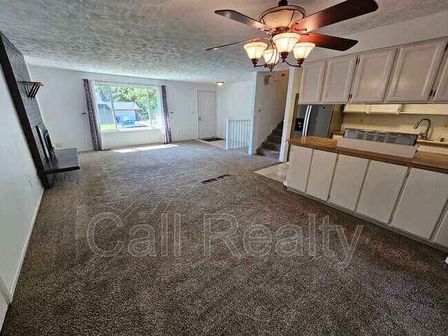 Building Photo - 12 N McKinzie Dr