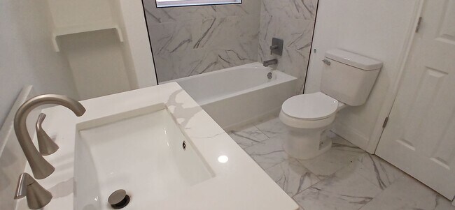 Foto del edificio - Updated Fort Worth Gem — Over 2,000 Sq Ft, Fireplace & Two Living Spaces