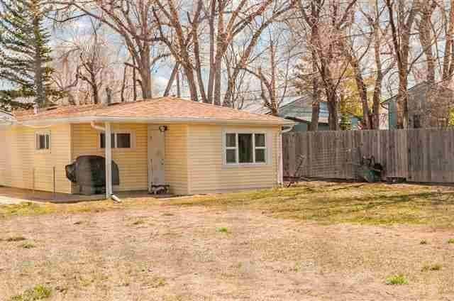 Building Photo - 3 BEDROOM, 1 BATH, 2 CAR-GARAGE HOME ON LA...