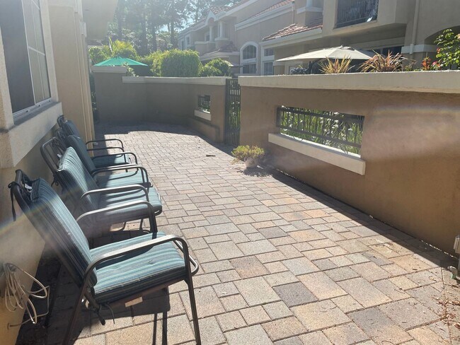 Foto del edificio - Spacious 3 Bedroom 2.5 Bathroom in Aliso Viejo