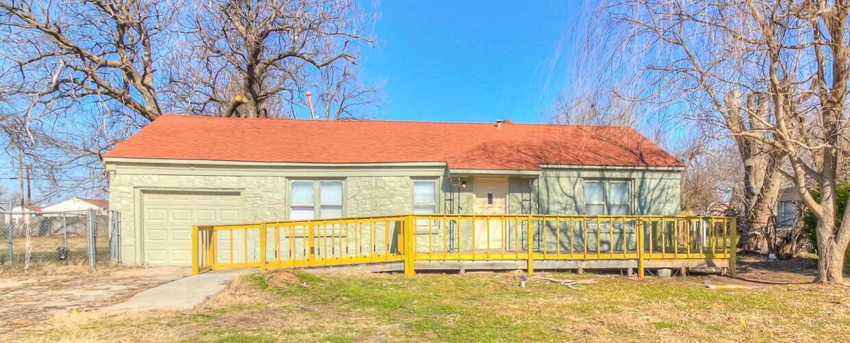 Primary Photo - 4613 SE 22nd St