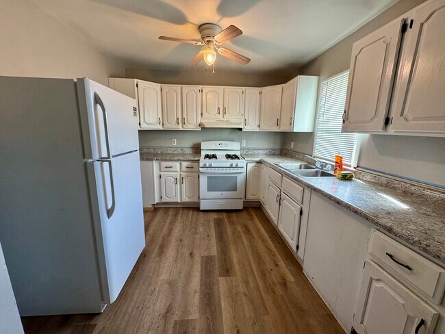 Foto del edificio - 1341 W 4th St