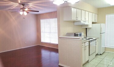 Building Photo - 6200 Ranchester Dr