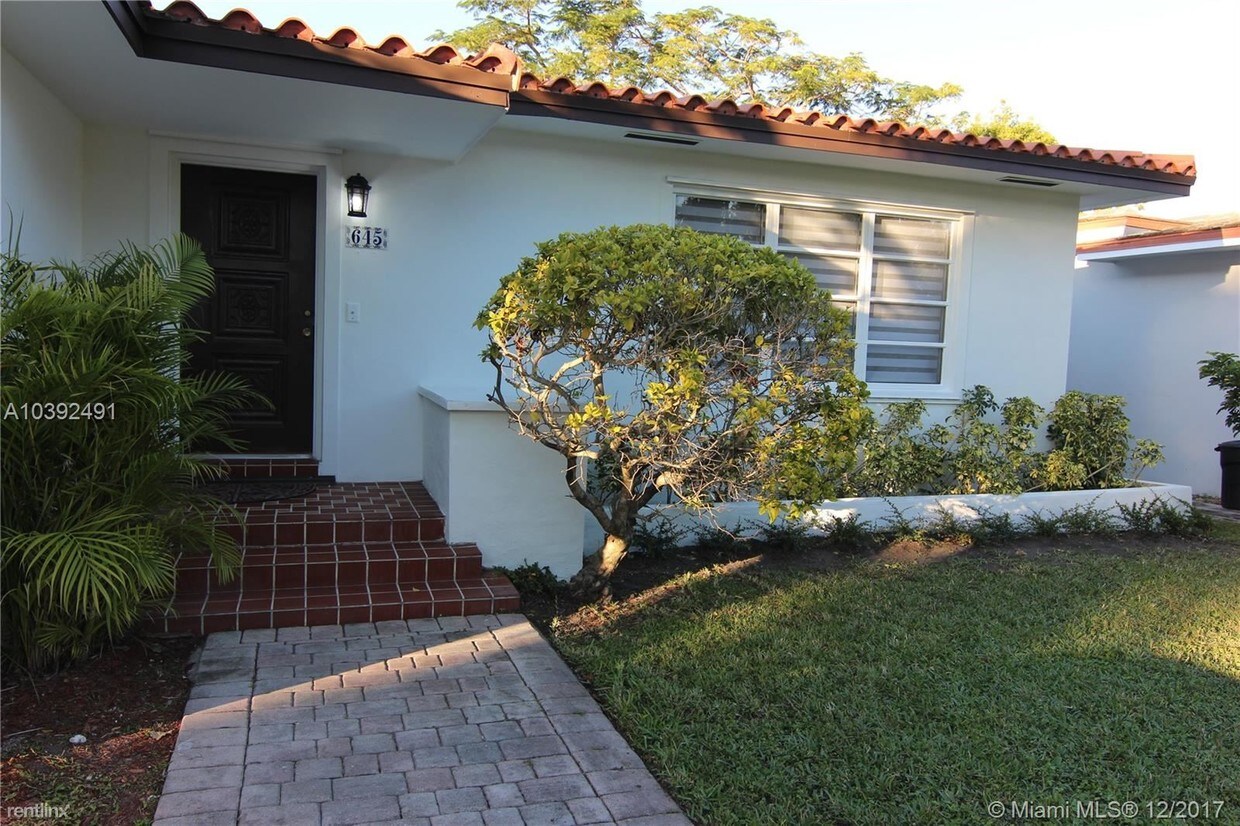 Foto principal - 645 Bird Rd