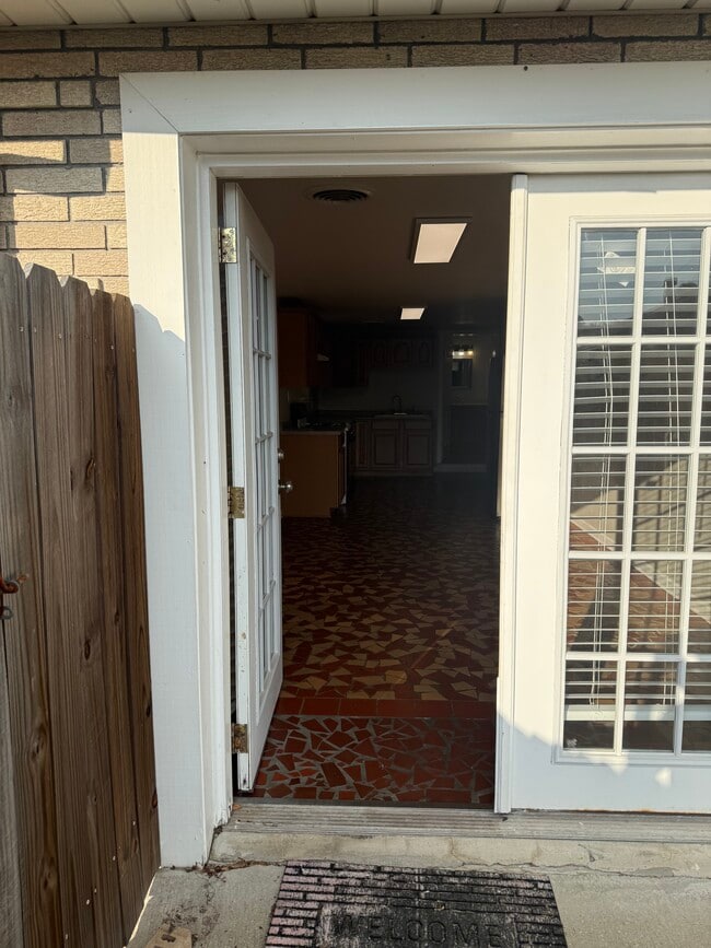 Entrance - 2912 Delille St