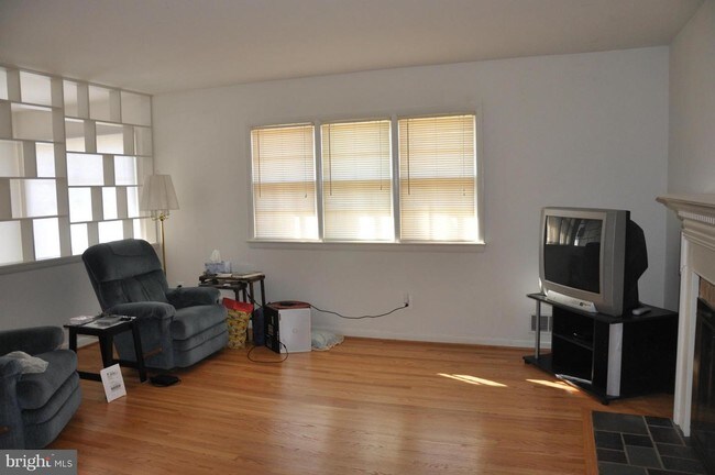 Building Photo - 9108 Petros Ct