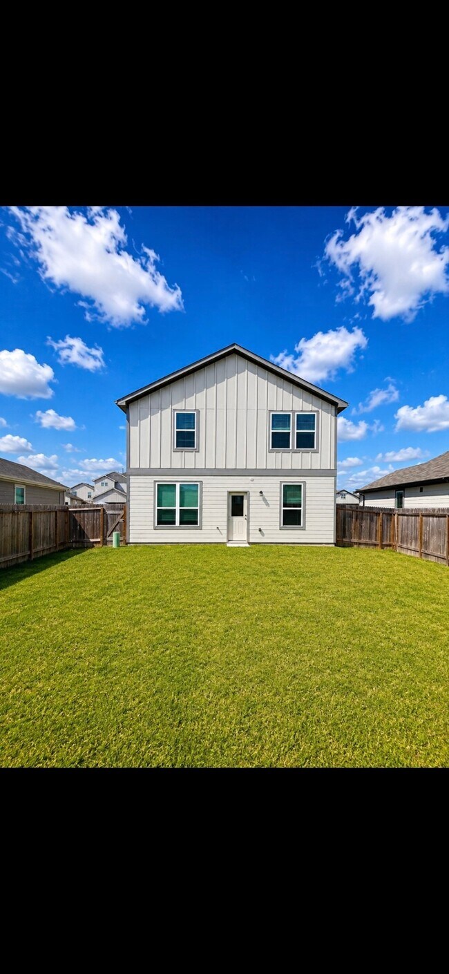 Foto del edificio - 23410 Honey Spade Rd