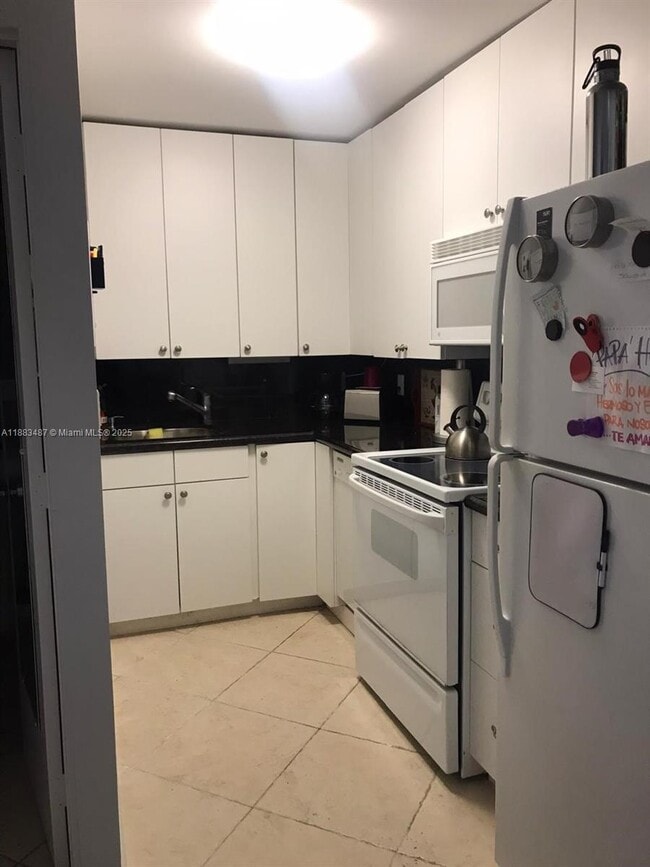 Building Photo - 401 Ocean Dr