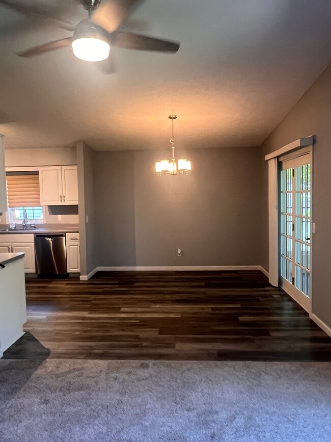 Building Photo - 3840 Wakonda Dr
