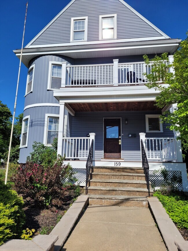 Building Photo - 159 Parsons St