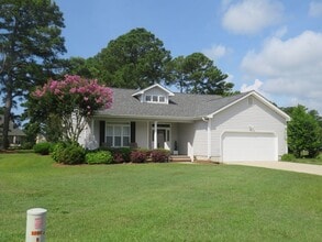 Building Photo - 205 Slow Ln